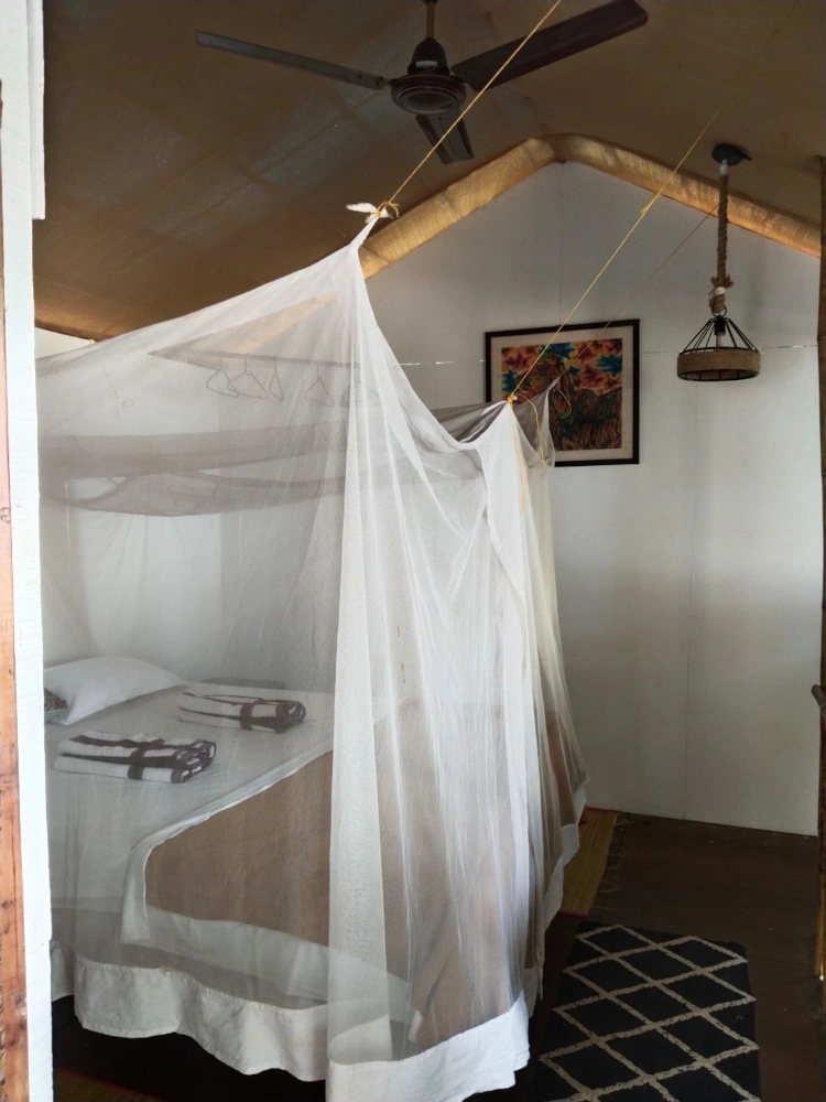 Double Floor Non-Ac Huts