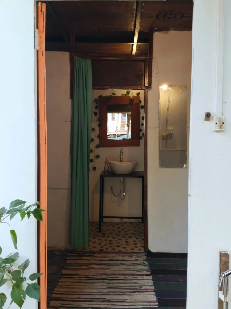 Double Floor Non-Ac Huts