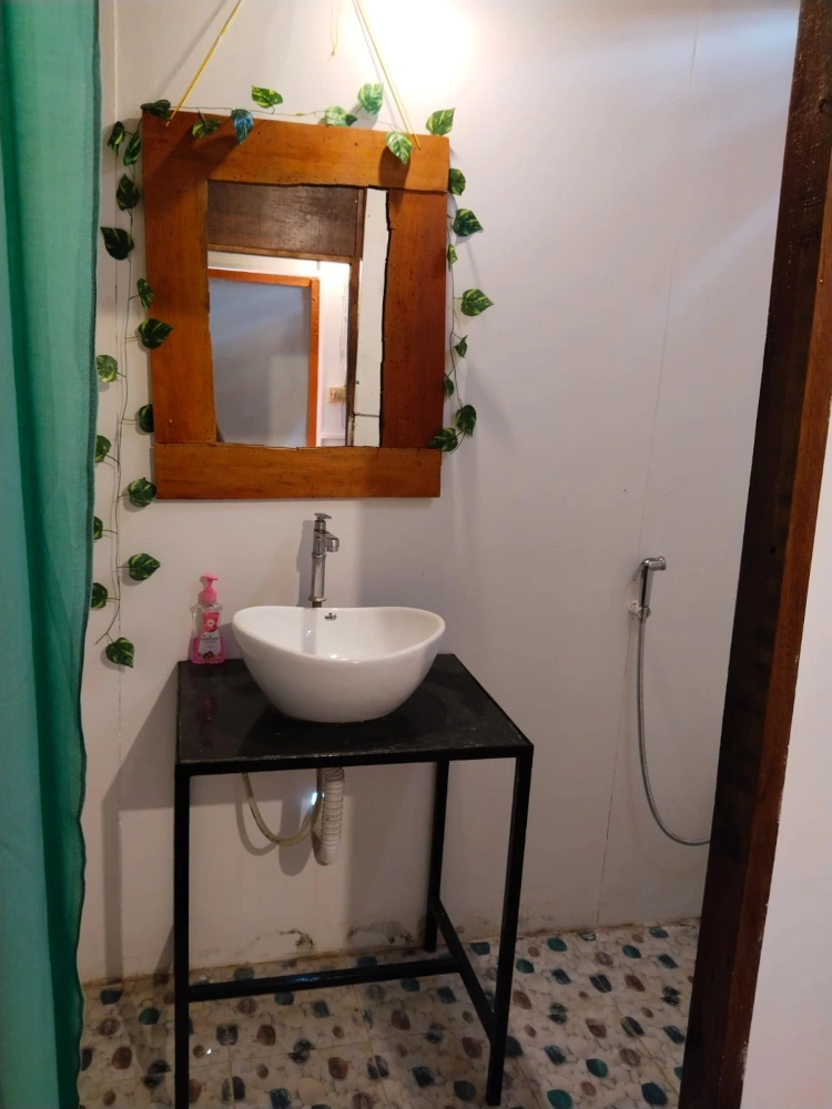 Double Floor Non-Ac Huts